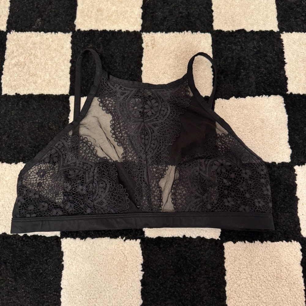 Victoria’s Secret Elegant Black Lace Bralette Size Large